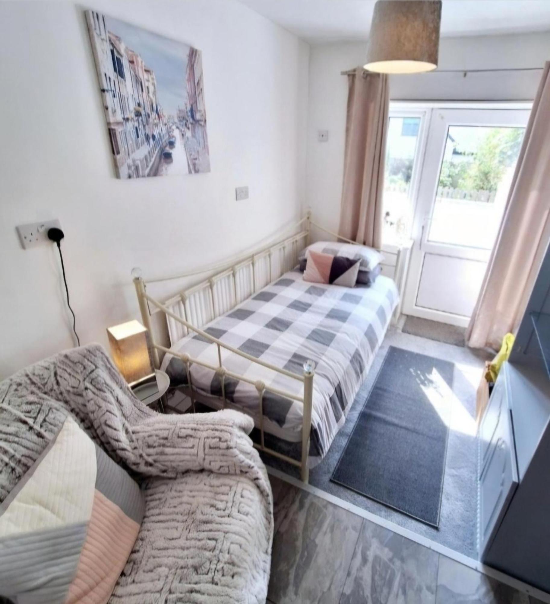 Beautiful 2 Bedroom Annexe In Popular Town Location ナーバース エクステリア 写真
